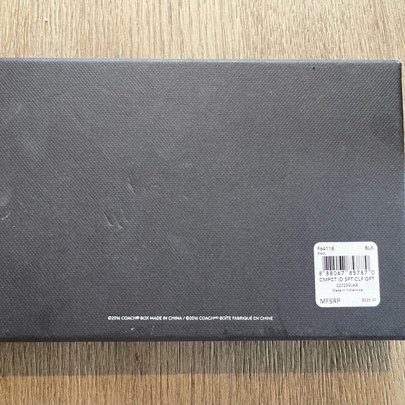 Compact wallet with snap key fob - Picture 5 of 6